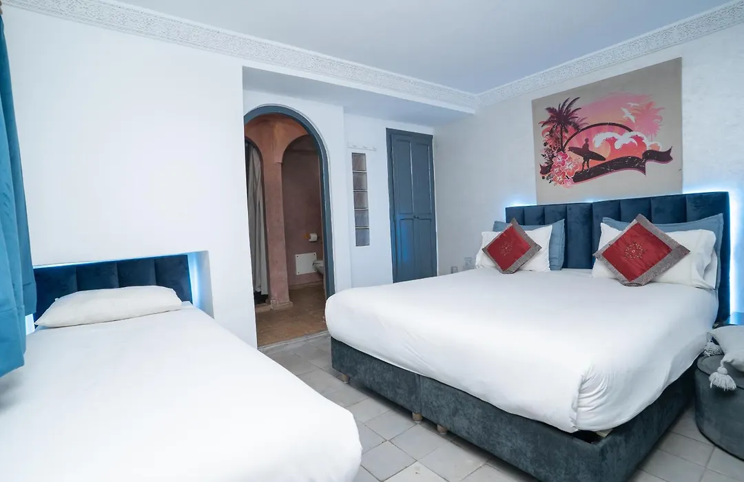 Tweets Hotel-1